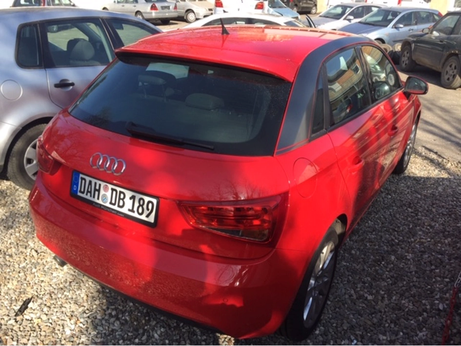 audi-a1-rot-plt-4